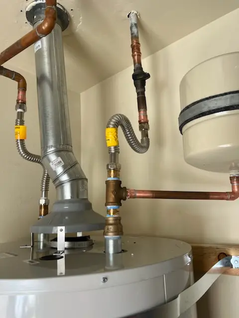 Water heater installation and plumbing repair in Calusa